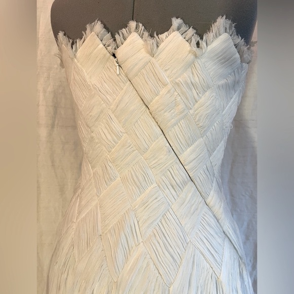 Tadashi Shoji ivory strapless size 6 100% crinkled silk chiffon formal dress - Picture 9 of 16